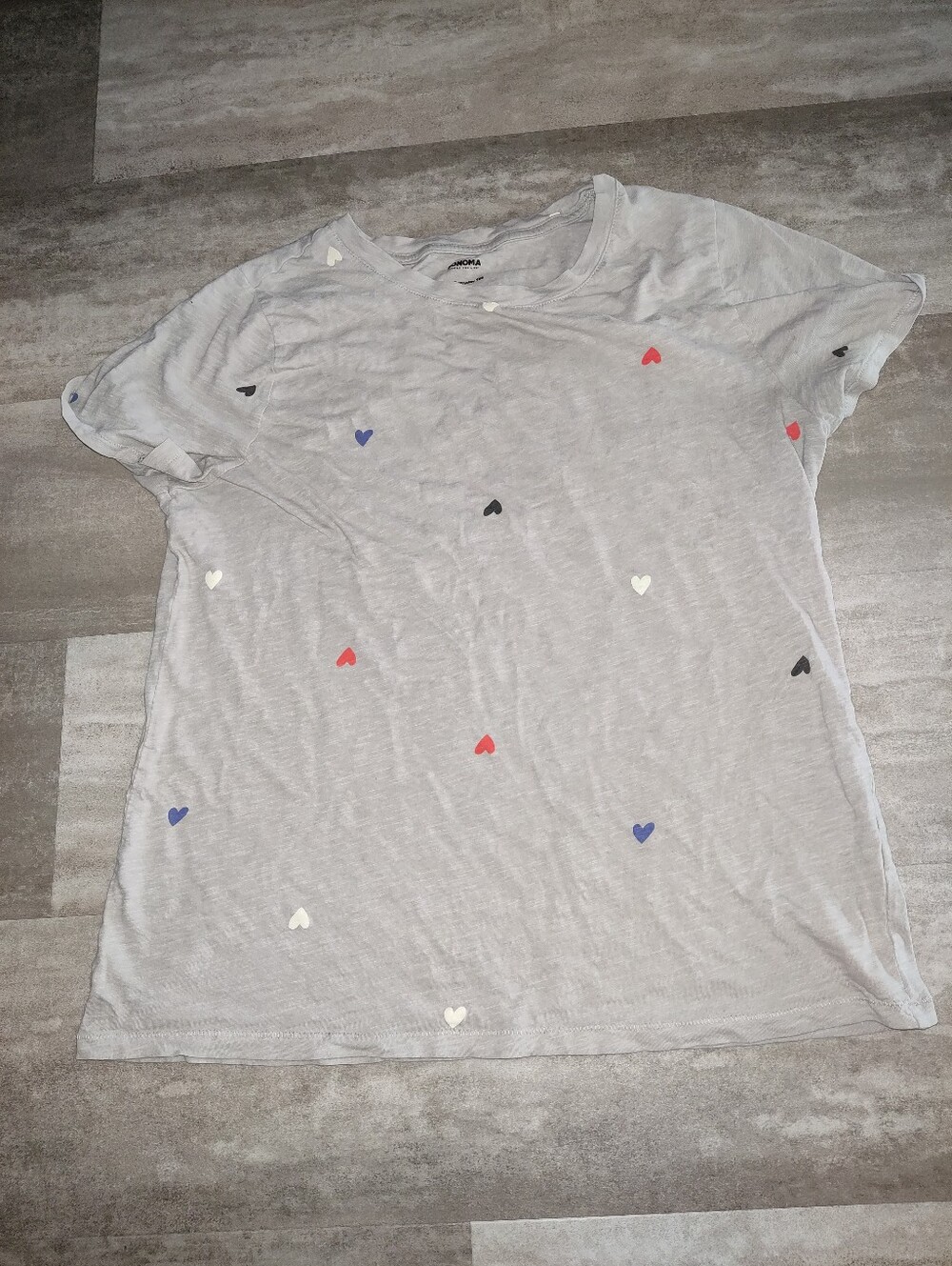 Sonoma The Everyday Tee Women's Medium Gray Heart Print Short Sleeve T-Shirt 100